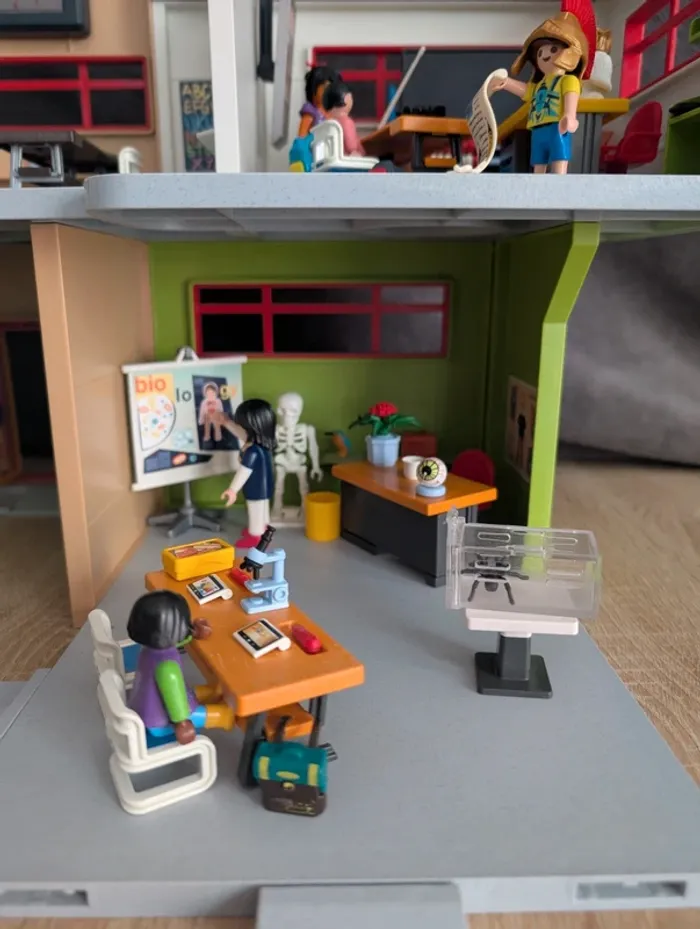 École aménagé playmobil - photo numéro 4