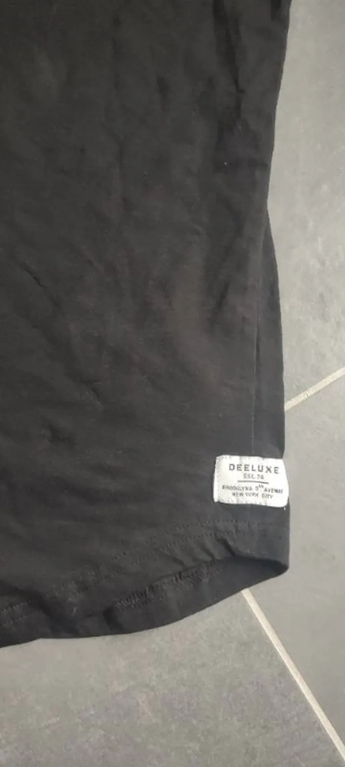 TEE SHIRT DELUXE 14 ANS neuf - photo numéro 2