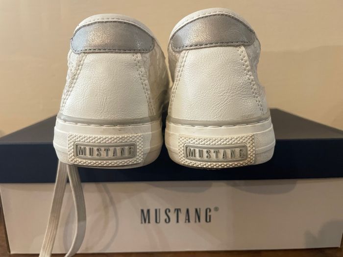 Chaussures blanches en dentelle Mustang T.38 - photo numéro 6