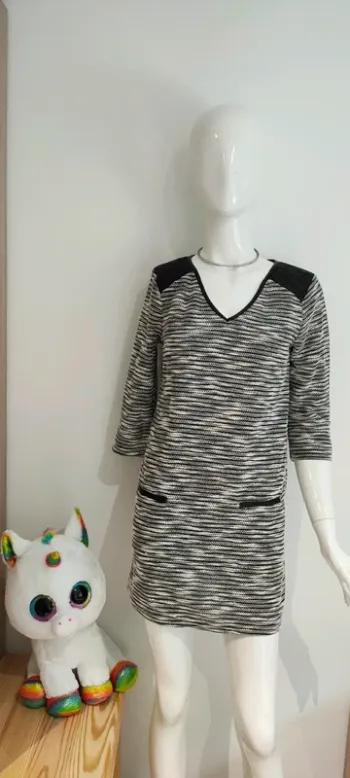 Robe ou tunique grise, état neuf