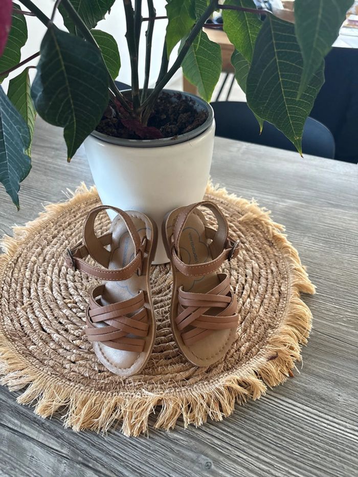 Sandales Verbaudet neuve taille 23