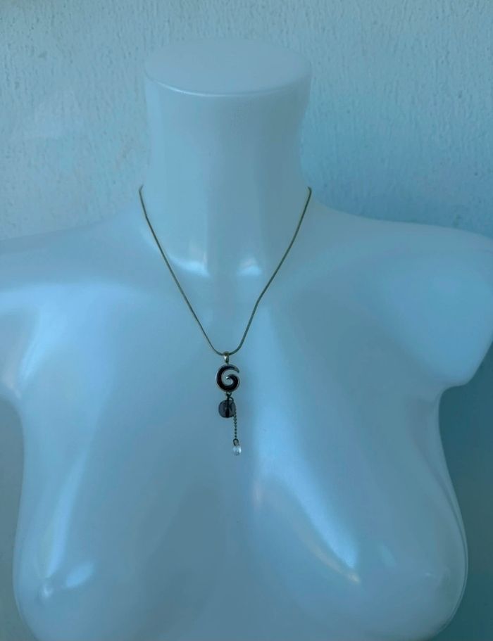 Collier argenté avec motif spiral rose et sa perle - photo numéro 2