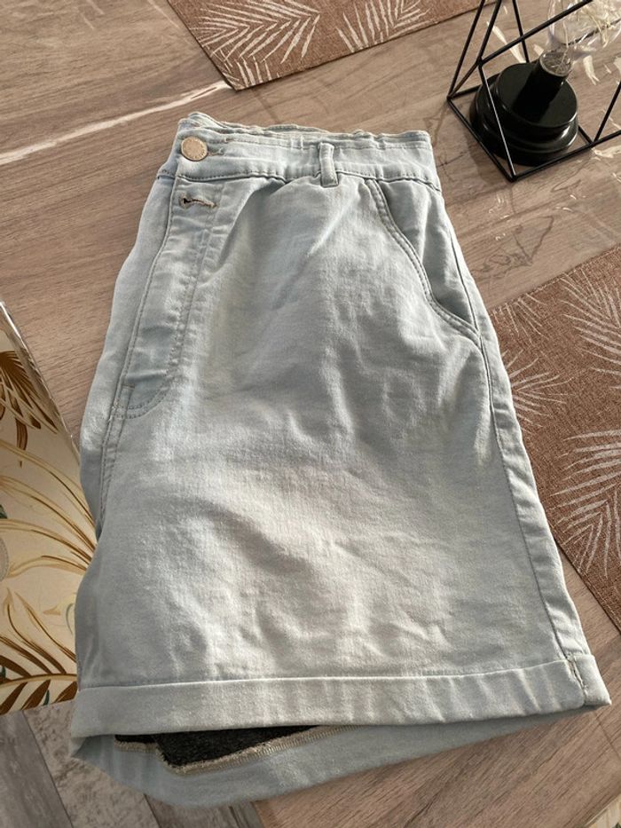 Très beau short femme taille 42 taille haute