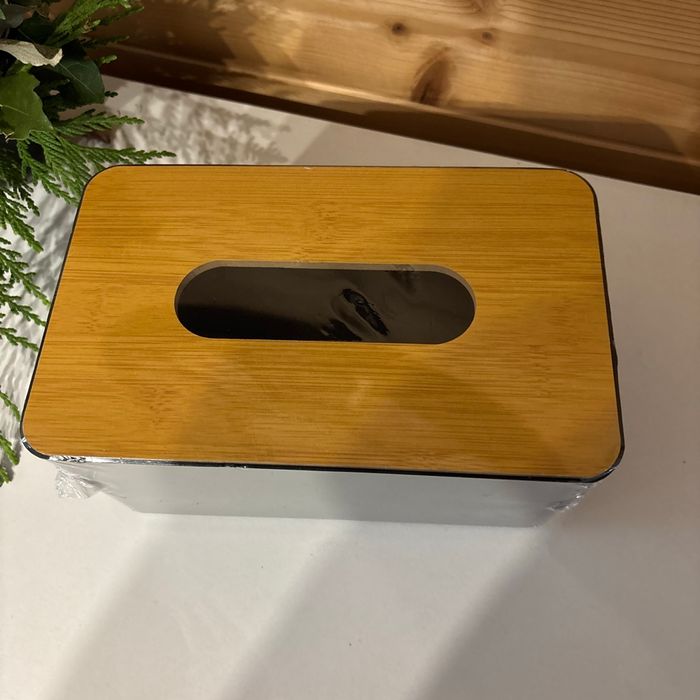 Boîte à mouchoirs neuve noire et couleur bois - photo numéro 2