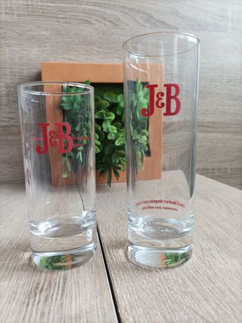 Lot 2 verres J&b 