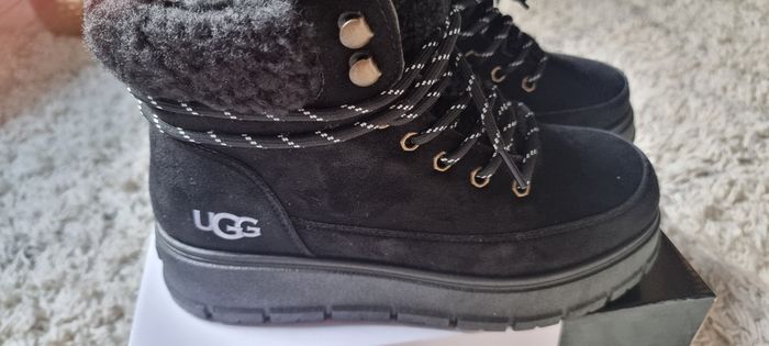UGG  Fourees  noir  taille 38 Neuves - photo numéro 3