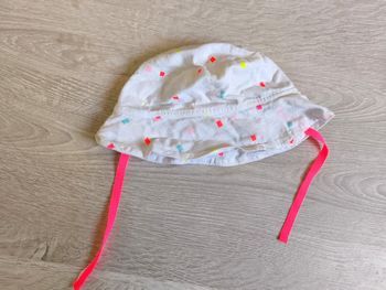 Chapeau bébé fille été blanc et multicolore