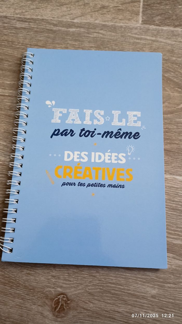 Livre d'activité Fais-Le Toi-Même