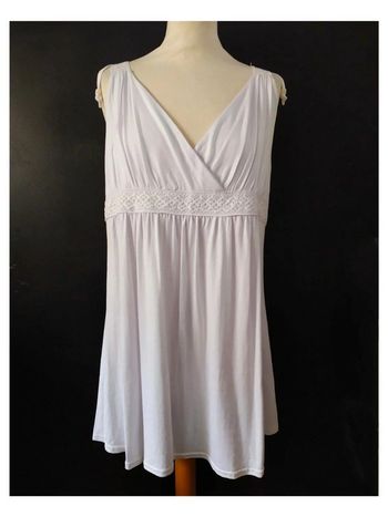 Blouse NEUVE épaules ajourées T50