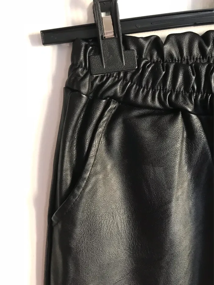 Pantalon 12 ans en simili cuir - photo numéro 3