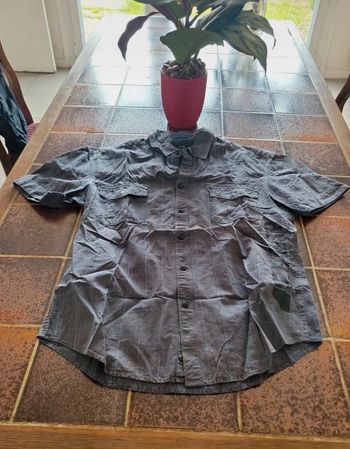 Chemise à carreaux manches courtes