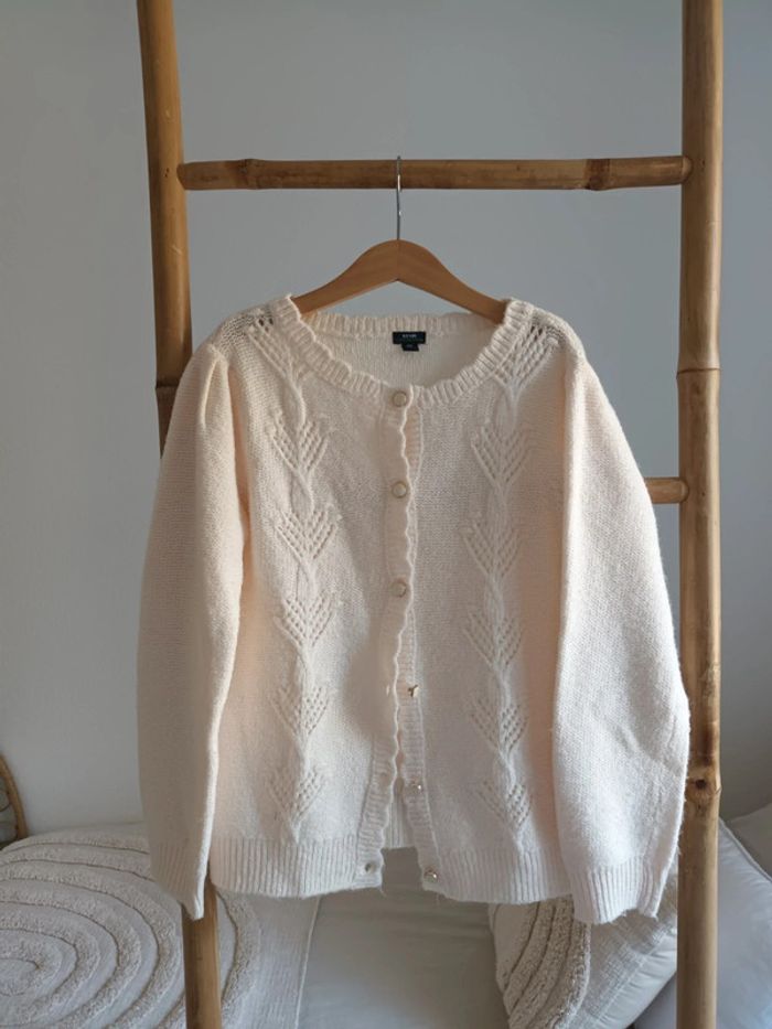 Gilet cardigan beige crème 10 ans