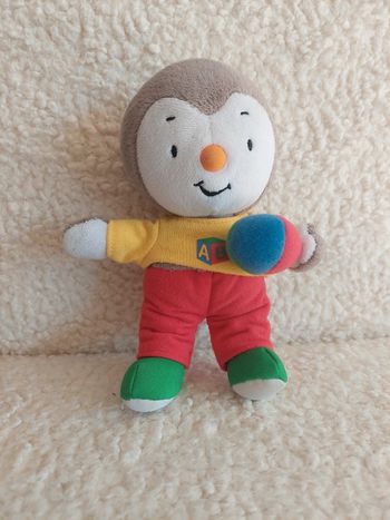 T'choupi - peluche avec son ballon 2012