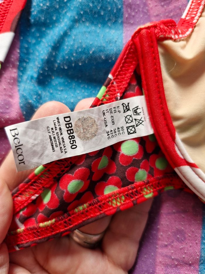 Joli bikini a armatures rouge effet patchwork - photo numéro 9
