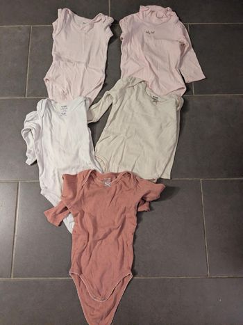 Lot 5 body bodies 2 ans / 23 mois / 24 mois filles très bon état