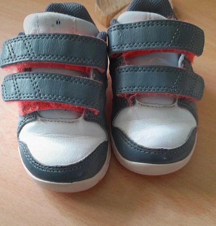 Basket Adidas taille 20 - photo numéro 8