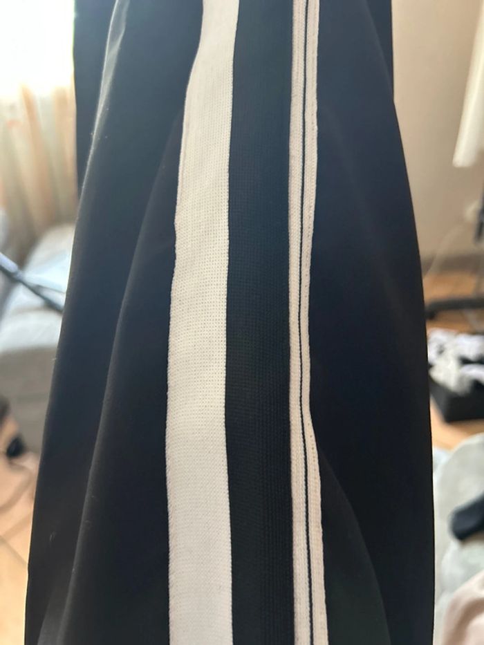 Veste zippée noire et blanche - photo numéro 2