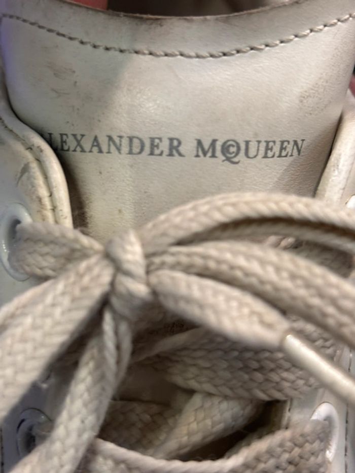 Baskets Alexander McQueen en cuir blanc et rose pâle – Taille 39 - photo numéro 4