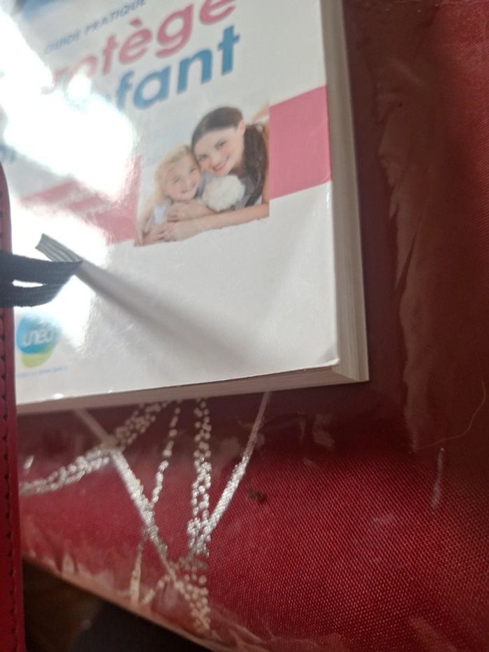 Livre guide je protege mon enfant - photo numéro 3