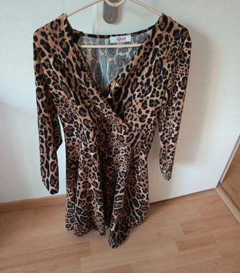 Robe couleur léopard taille 42