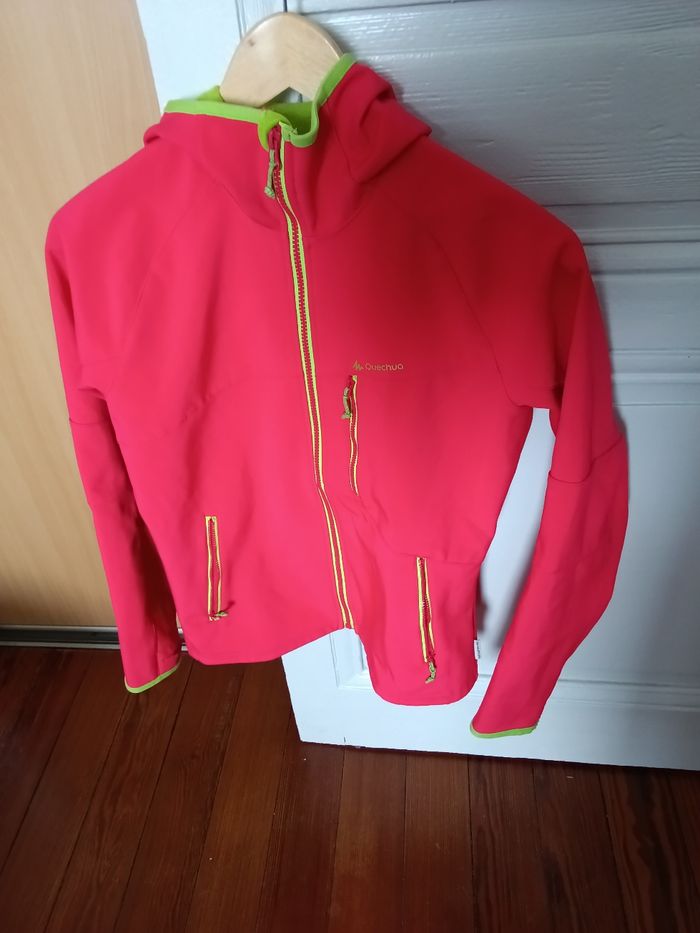 Coupe vent quechua rose et vert anis
