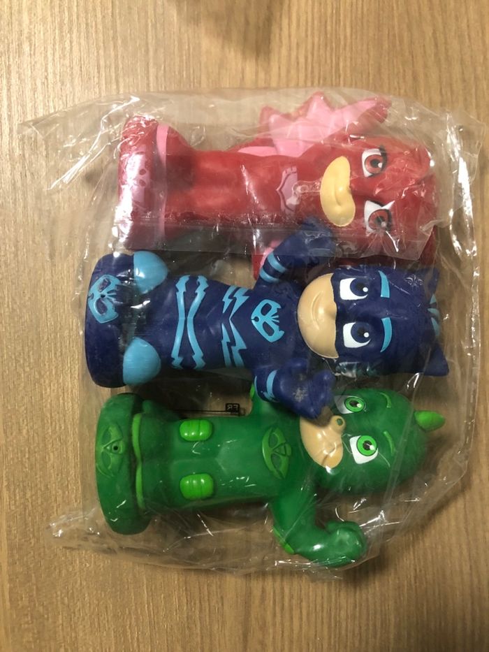 Pyjamask 3 Figurines arroseurs de bain jouet jeu - photo numéro 2