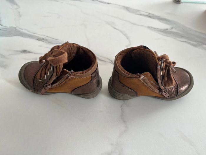 Chaussures taille 21 - photo numéro 2