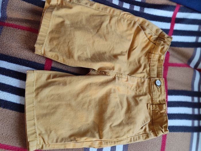 Short moutarde hetm 4 5 ans - photo numéro 1