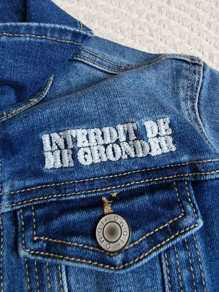 Veste en jeans Neuve interdit de me gronder garçon /fille 4 ans - photo numéro 2