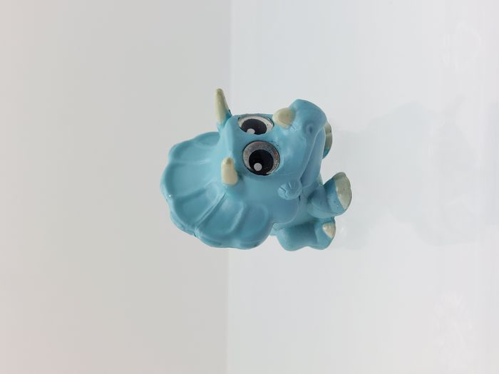 Mini figurine TRIXIE 3,2 cm DISNEY DOORABLES Série 10 – tricératops Toy story