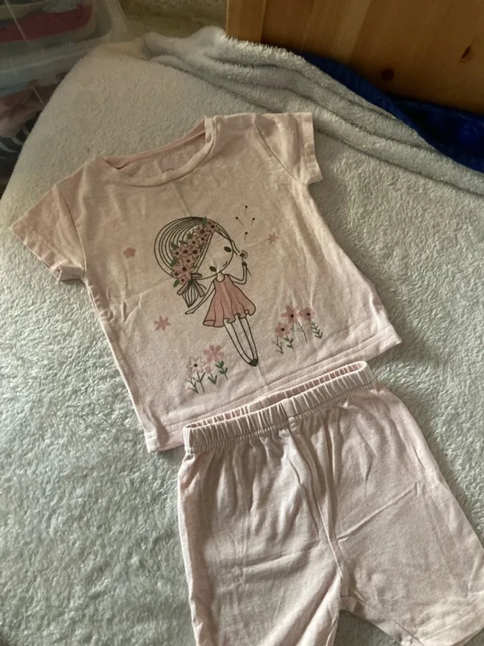 Ensemble short et T-shirt 6-9 mois