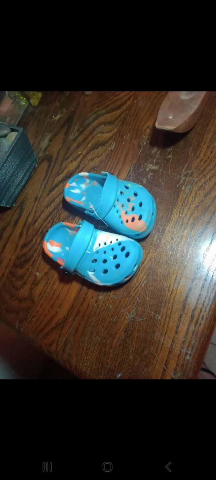 Crocs garçon neuve taille 18