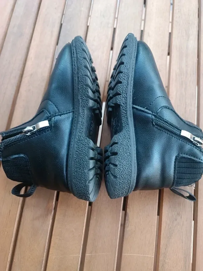 Bottines noires pointure 28 - photo numéro 4