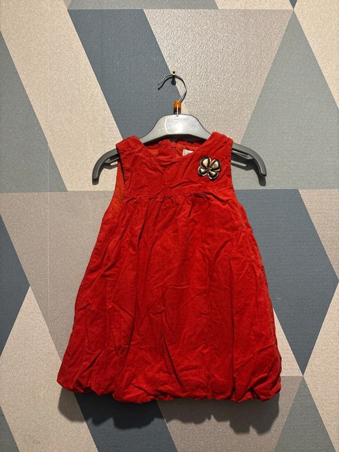 Robe rouge taille 18 mois obaibi
