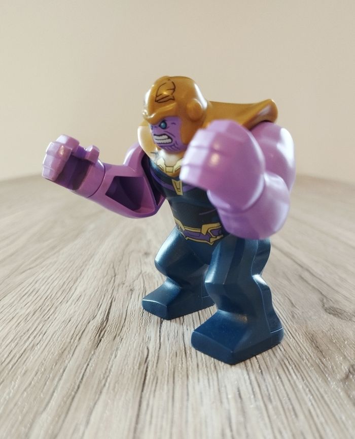 LEGO Marvel figurine Thanos - photo numéro 3