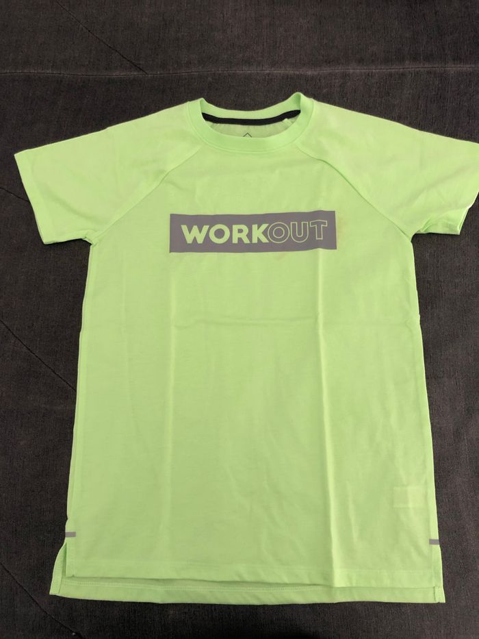 T.shirt 11/12 ans vert