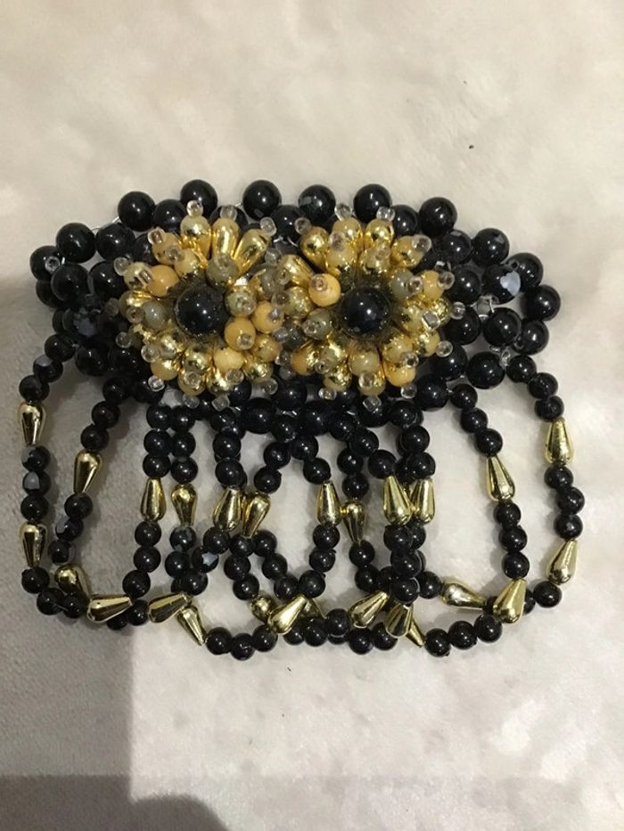 Jolie barrette vintage perles noires et dorées