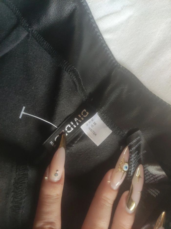 Short court en similicuir H&M - photo numéro 3