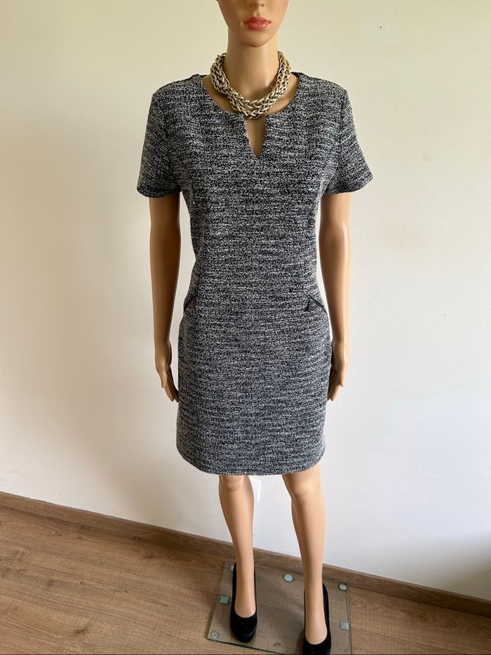 Robe épaisse à manches courtes LolaLiza taille française 40 TBE - photo numéro 3