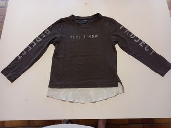 Pull manches longues.