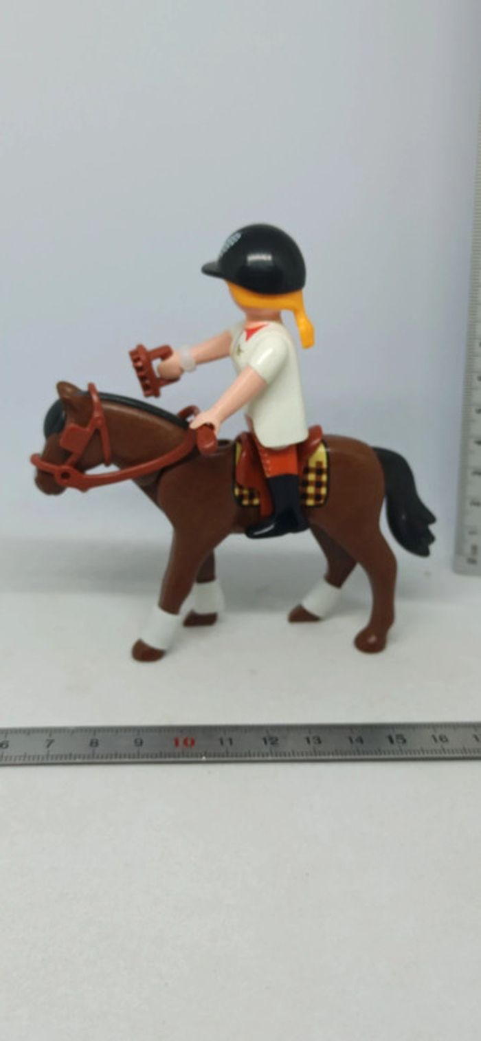 Femme cavalière avec brosse et cheval marron playmobil - photo numéro 4