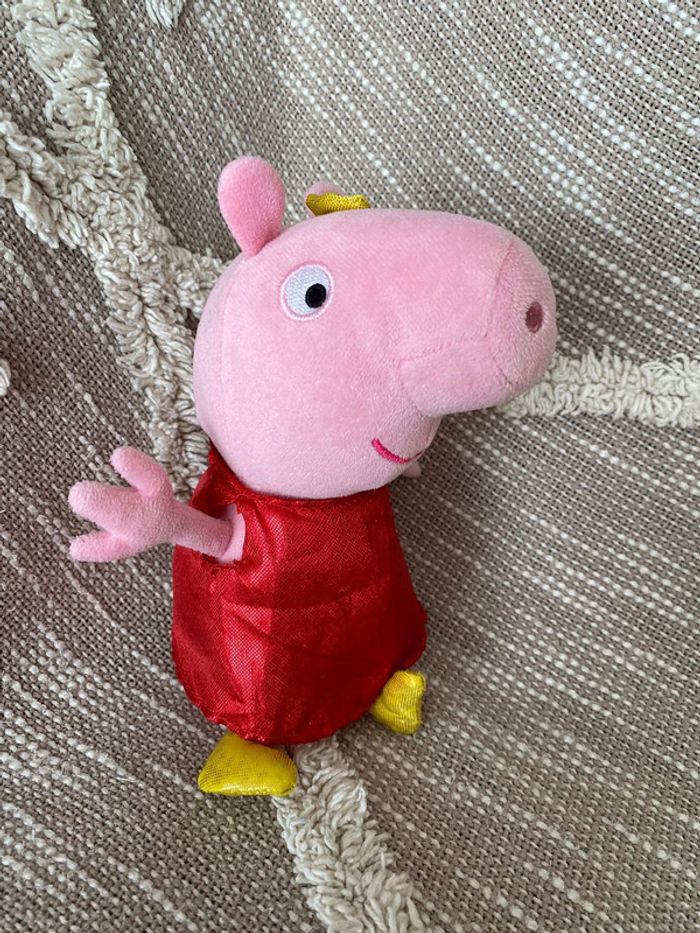 Peluche doudou 20cm TY Peppa pig cochon rose et rouge paillettes brillant très bon état - photo numéro 2