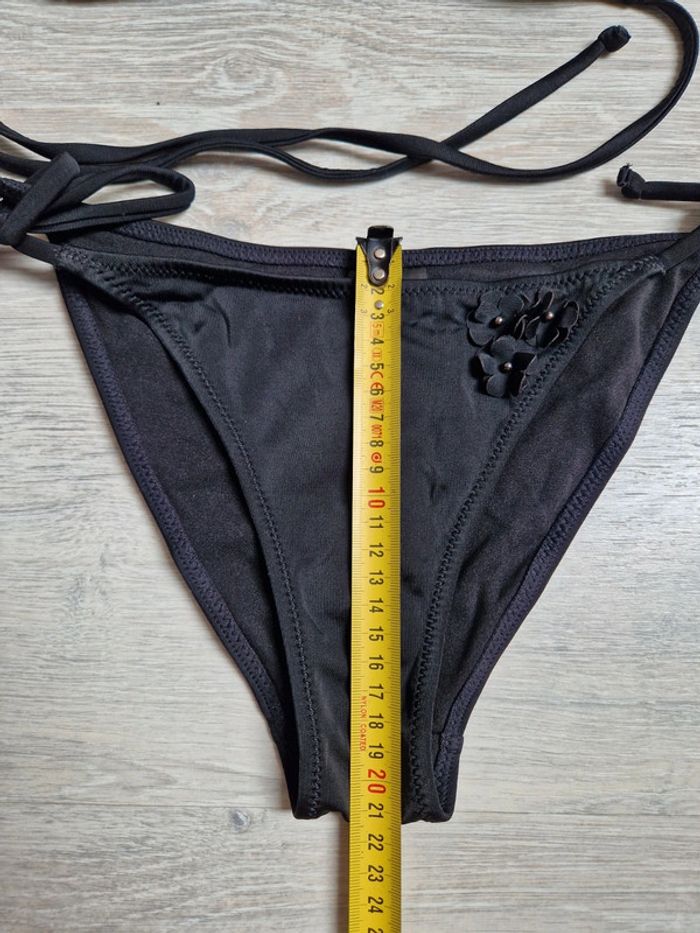 Maillot de bain noir neuf H&M avec fleurs haut 36 et bas 34 - photo numéro 6