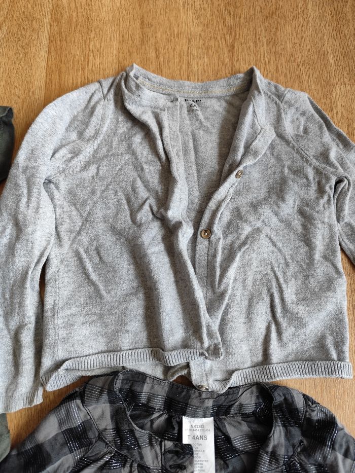 Lot vêtements filles 4 ans printemps Kiabi t shirt chemise gillet - photo numéro 3