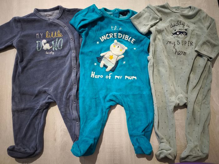 Lot pyjamas 9 mois Kiabi