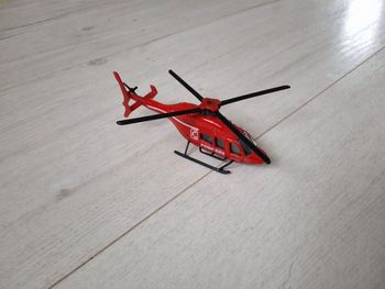Jeu jouet miniature hélicoptère de sapeurs pompiers