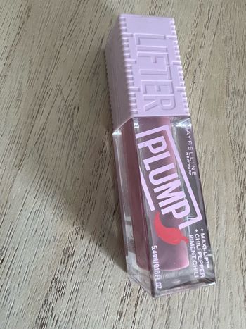 Gloss repulpant Lifter Plump Maybeline New York n•002 mauve bite