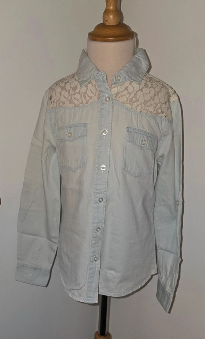 Chemise en jean avec dentelle 9 ans