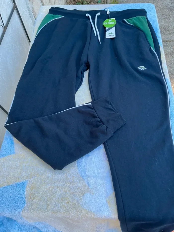 Pantalon de jogging le shark taille L