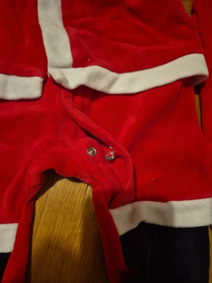 Pyjama père noël taille 6 mois - photo numéro 4
